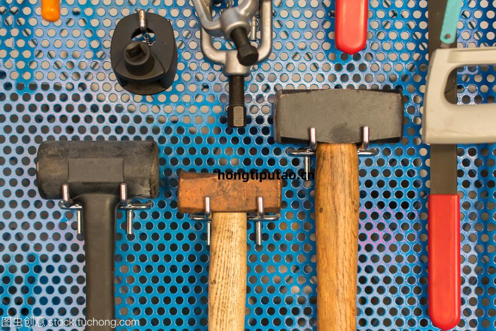 車庫寶(bao)藏 精心(xin)打造(zao)船(chuan)上專(zhuan)用(yong)的錘子(zi)五金(jin)工(gong)具集合(he)